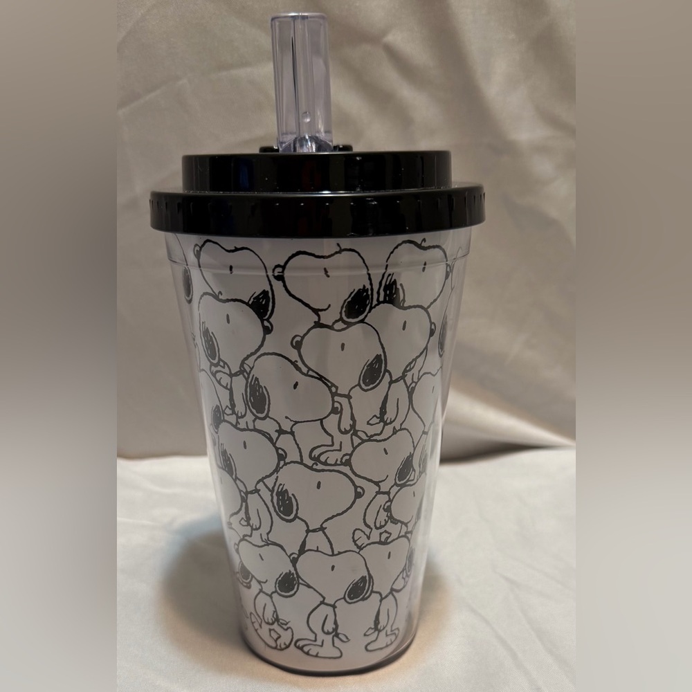 Snoopy Tumbler 16oz black & white